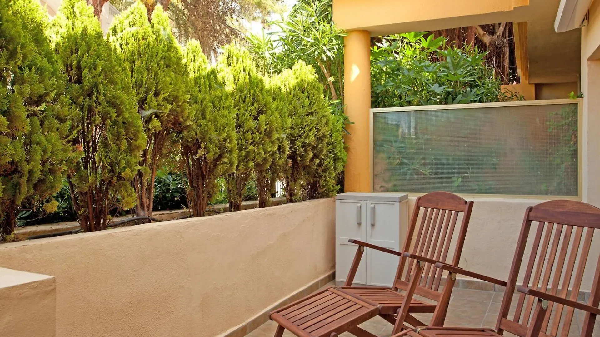 Beachside Apartment With Shared Pool マルベーリャ